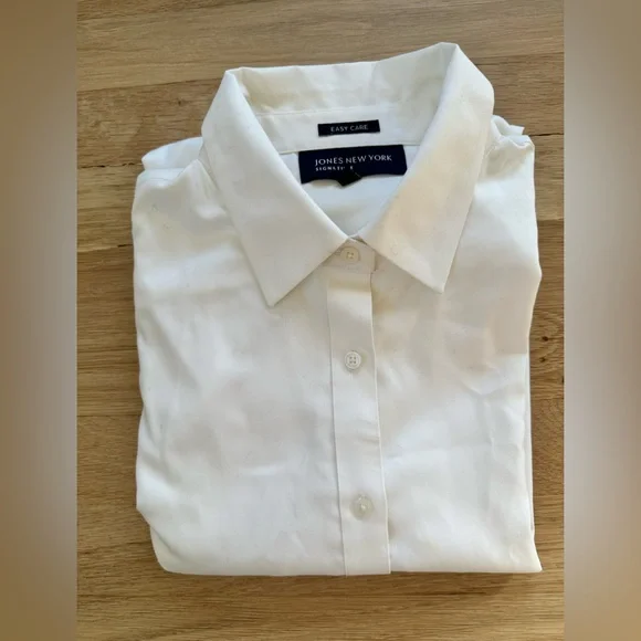 Jones New York Easy Care Women’s Button Down Shirt - Size M - Picture 2 of 5